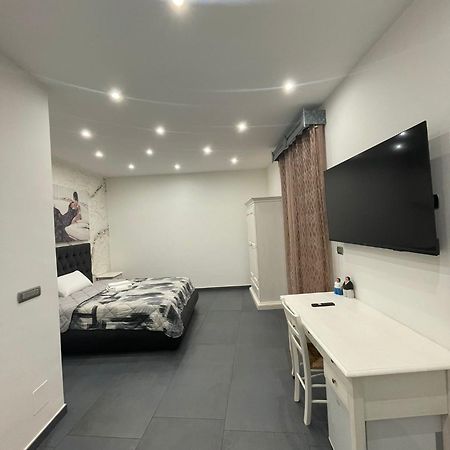 Ferienwohnung Li Cumpari Salentini Lecce Exterior foto